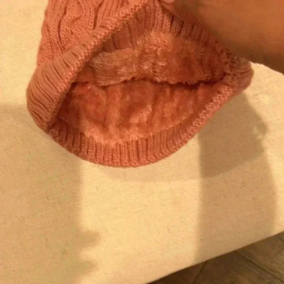 UGG Pom Pom beanie - Picture 2 of 2